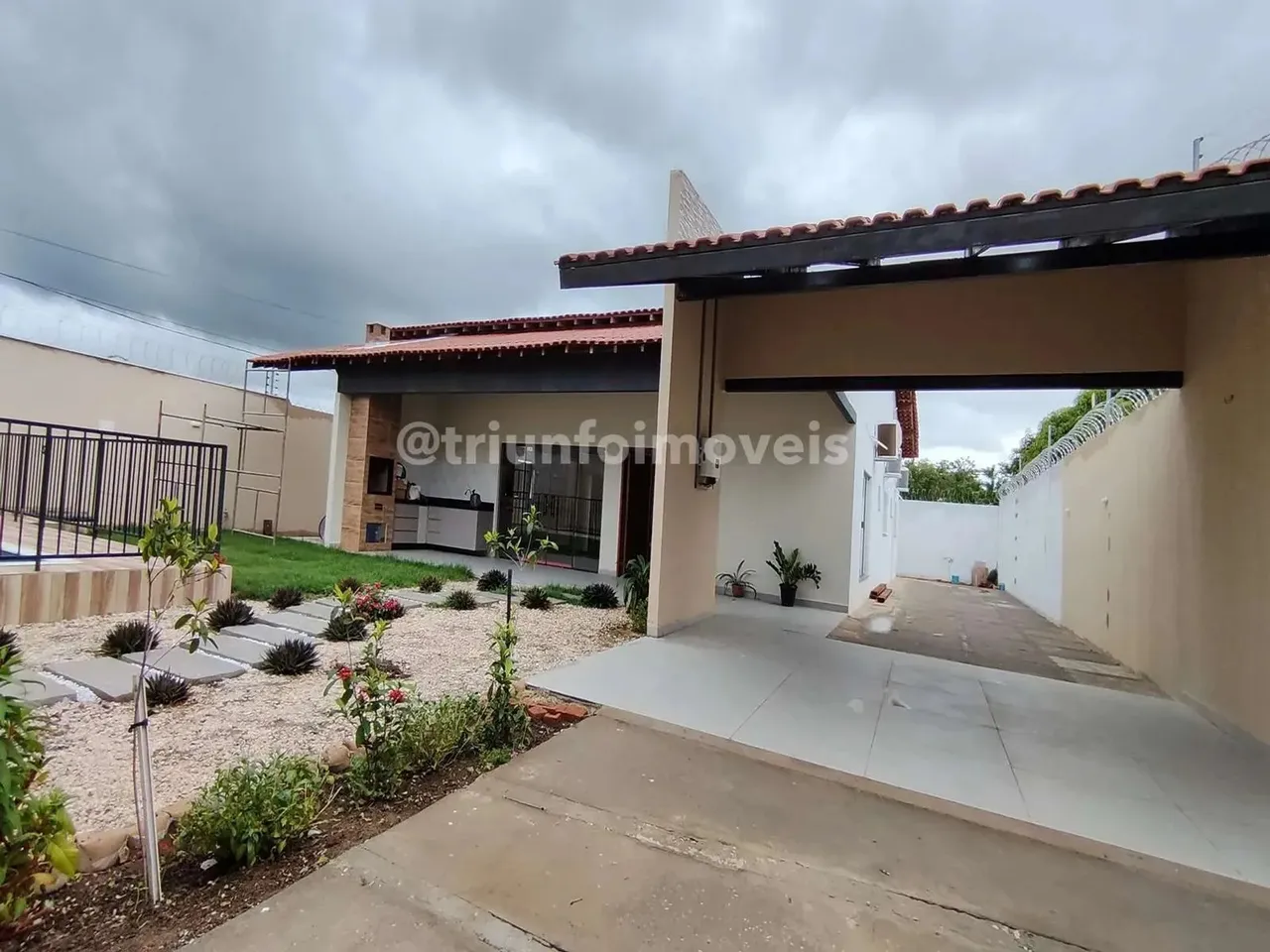 Casa a venda no Vale Quem Tem com 4 Quartos TR208210 THE-LKTB6