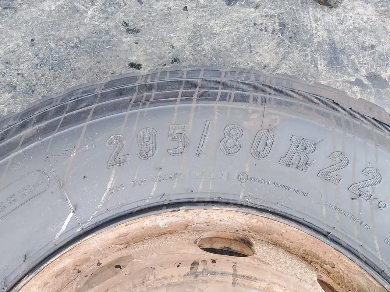 Pneu 295/80R22 para Caminhão