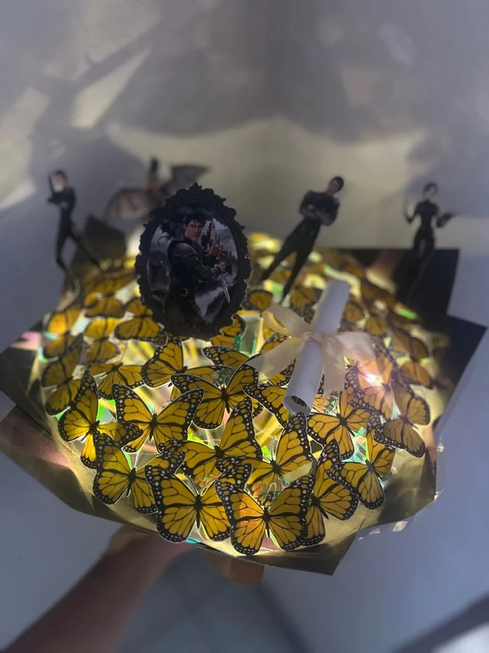 Buquê temático com borboletas e luzes LED - Foto 4