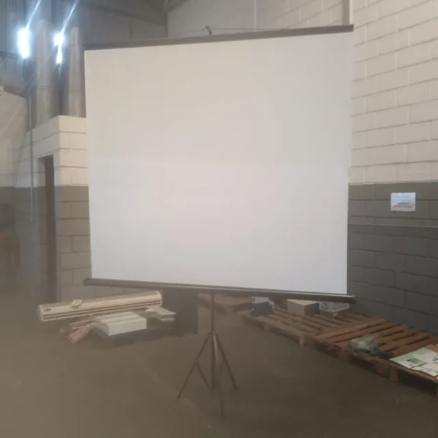 Tela de Projeção Retrátil 80 Polegadas - Nova - TNT