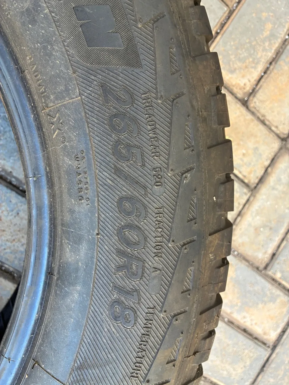 Pneu 265/60R18 - Excelente estado