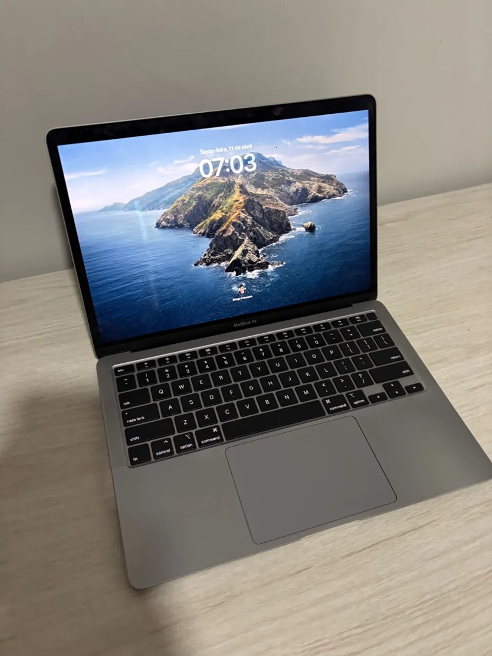 MacBook Air 13 インチ (2020) スペースグレイ - Core i3 1.1