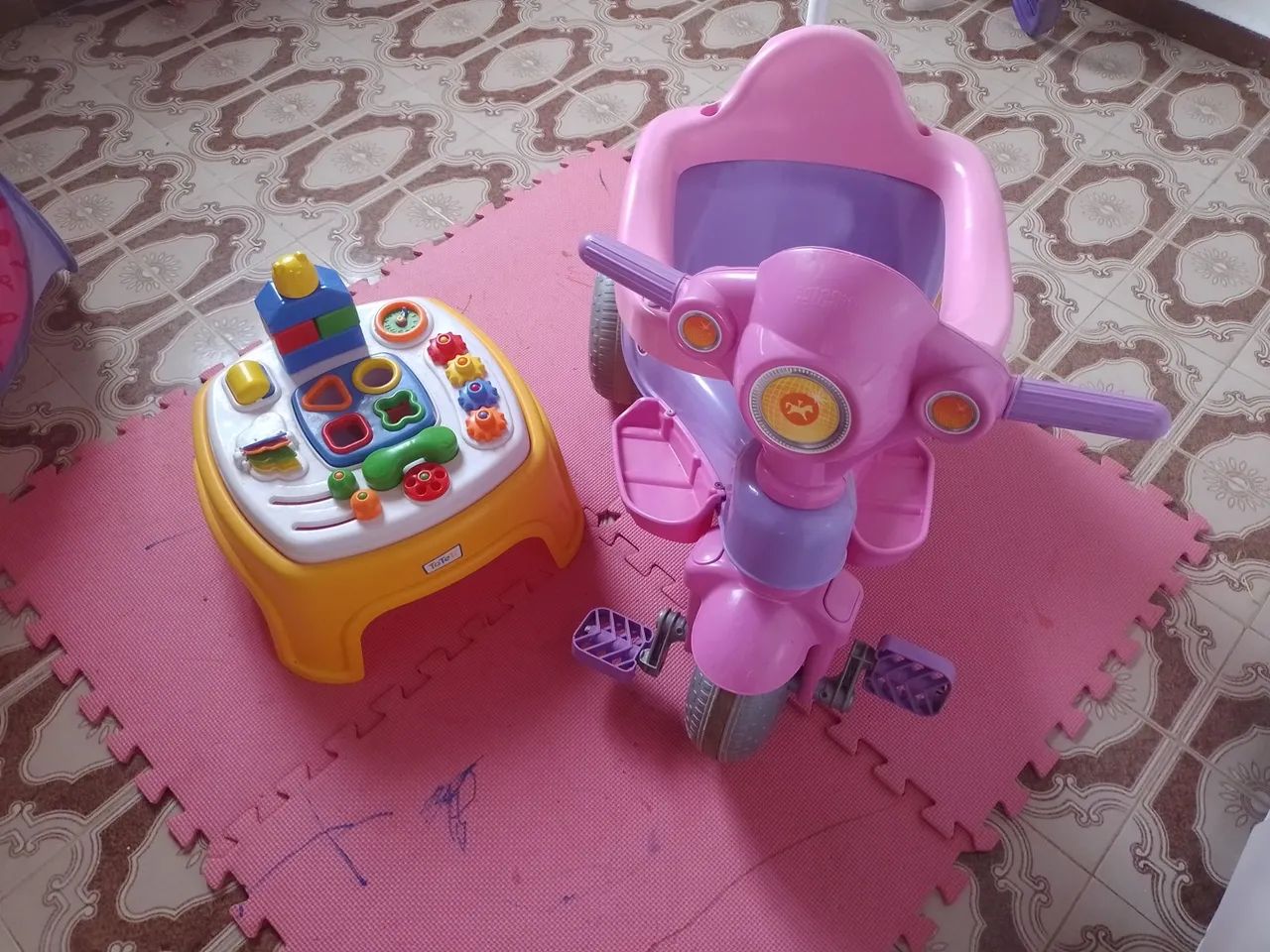 Brinquedos para crianças - Tricycle e centro de atividades