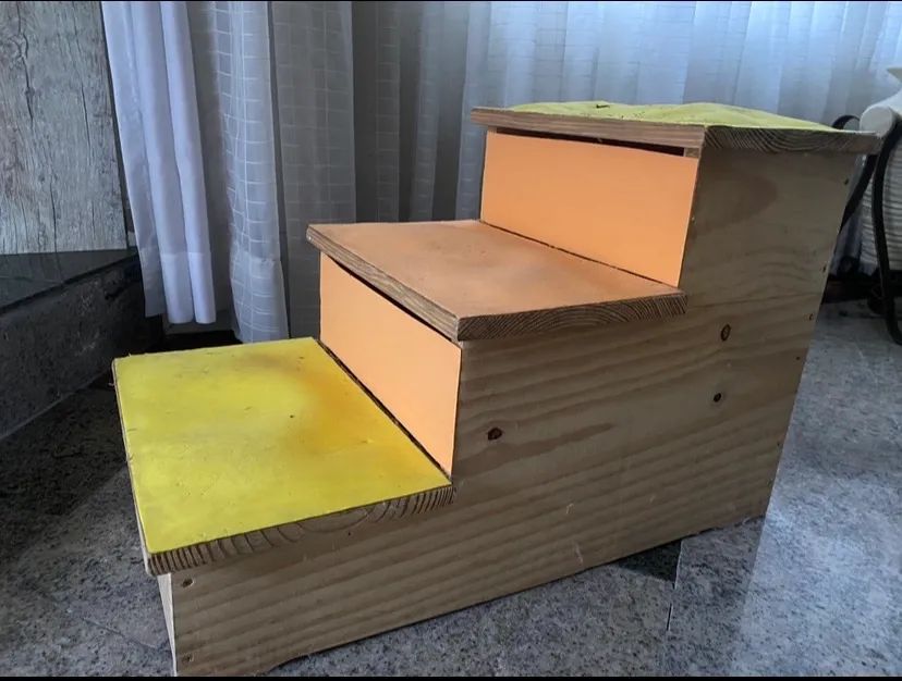 Escada em madeira 3 degraus