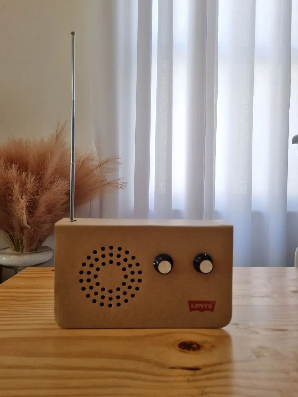 Item de colecionador Rádio Vintage Levi's funcionando perfeitamente - Foto 2