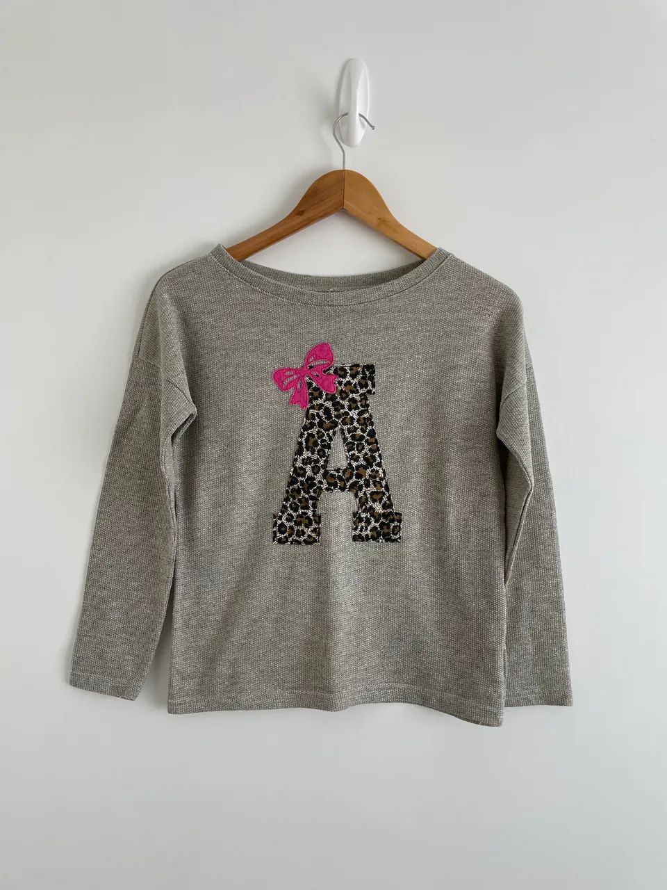 Blusa feminina tam 14 cinza com fios dourados  - Foto 2