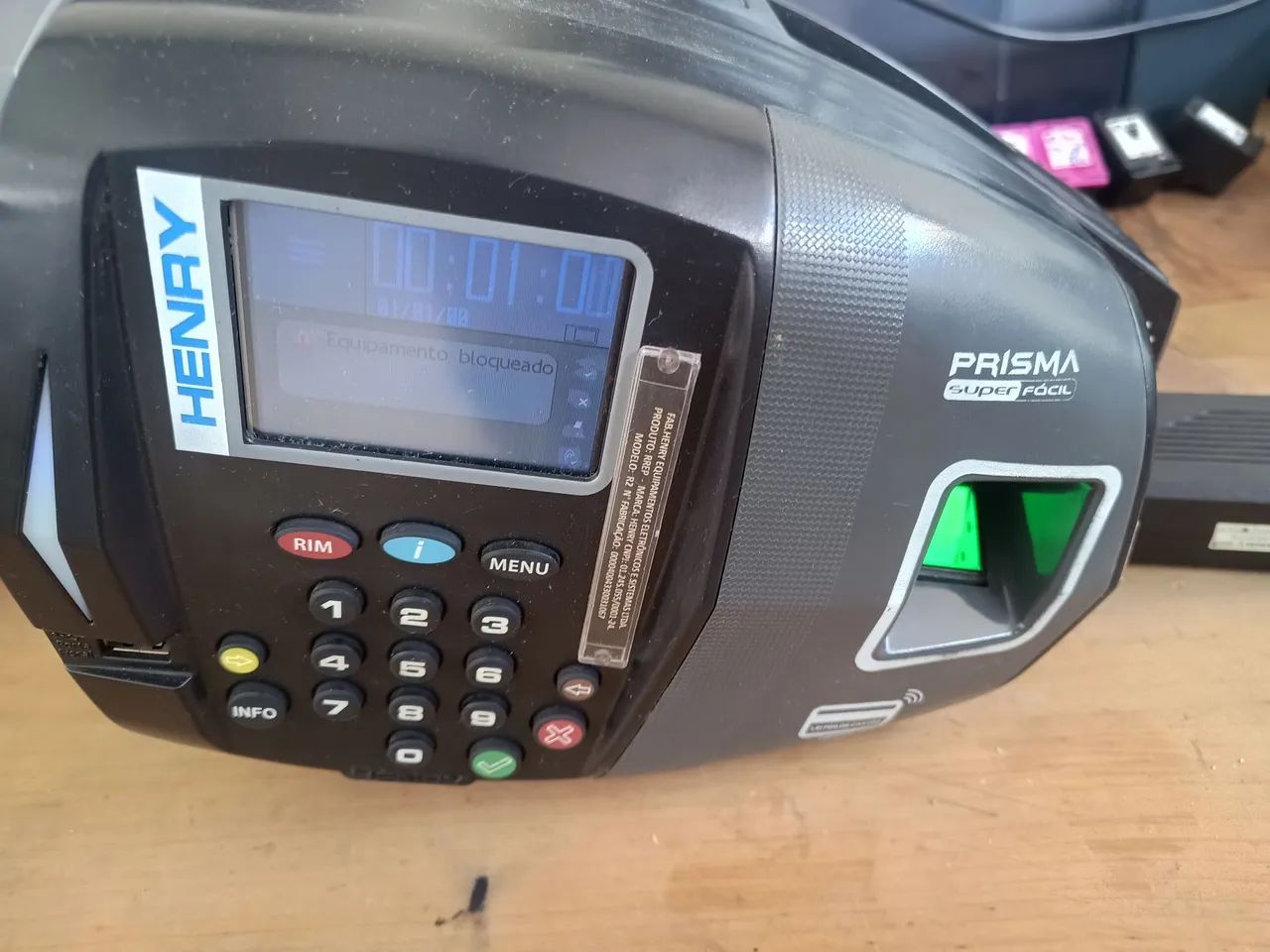 Vendo Relógio de Ponto Biométrico Henry Prisma, com fonte, para retirada de peças.