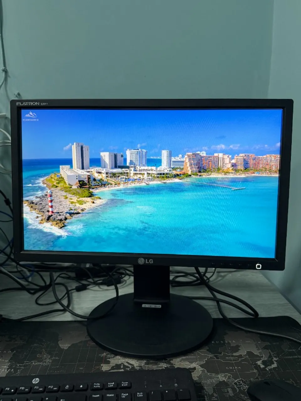 Monitor LG E2011P 20P Widescreen Base Regulável vga/dvi horizontal e vertical