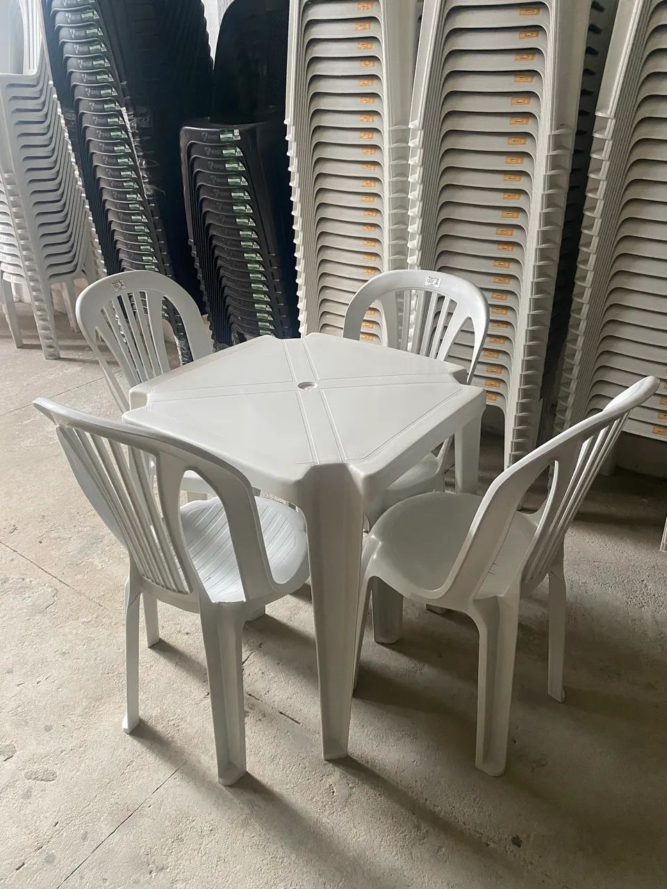 Cadeiras E Mesas Plásticas  - Foto 2