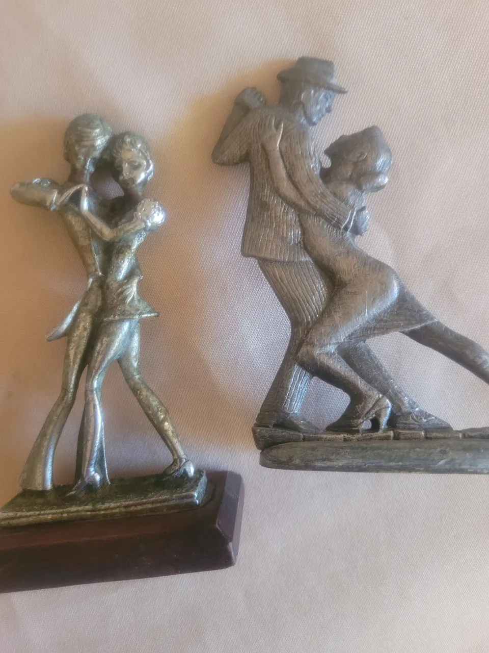 Escultura para academia de danças: