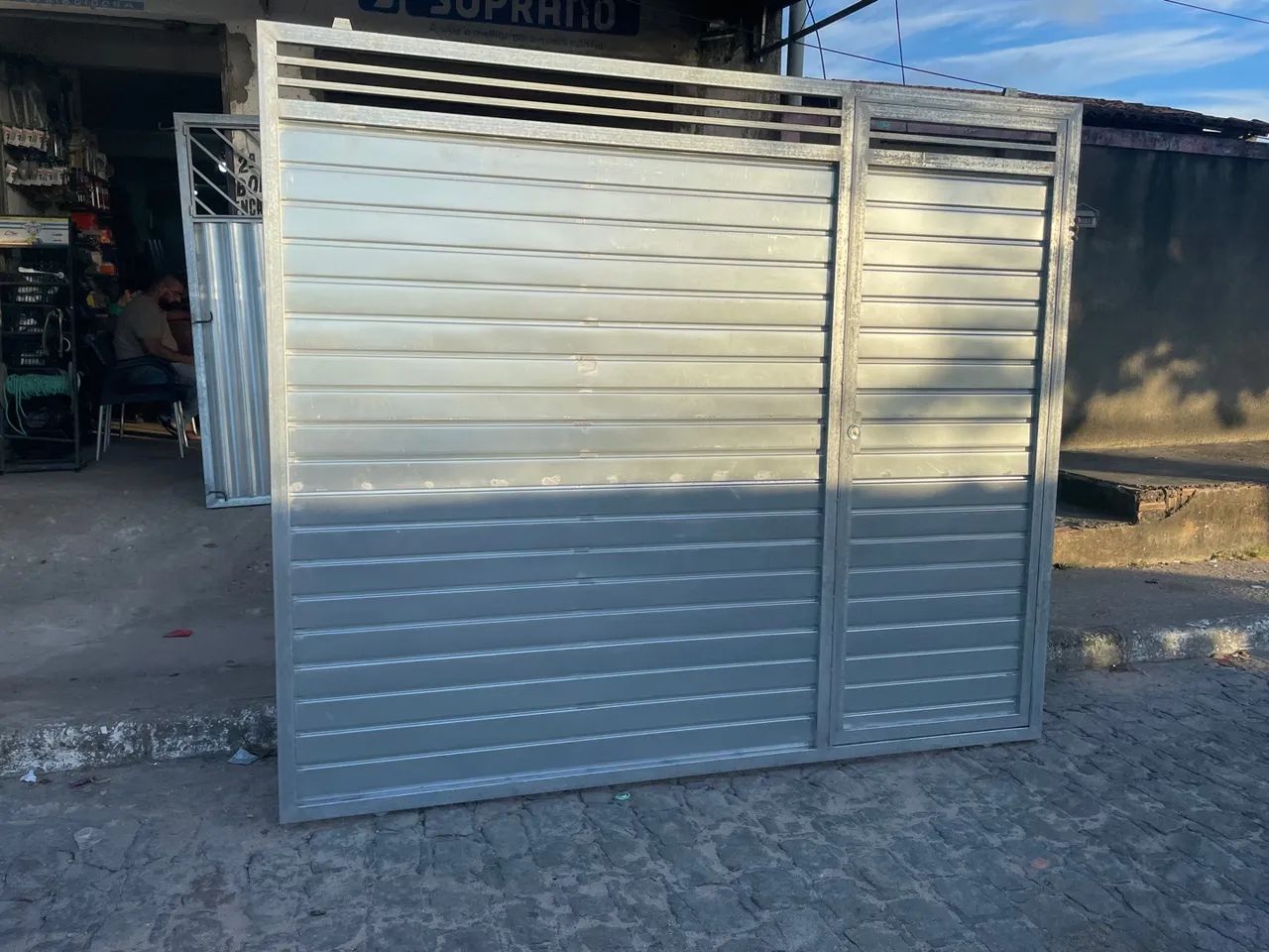 Gate starting at 1300.0064363474318595123