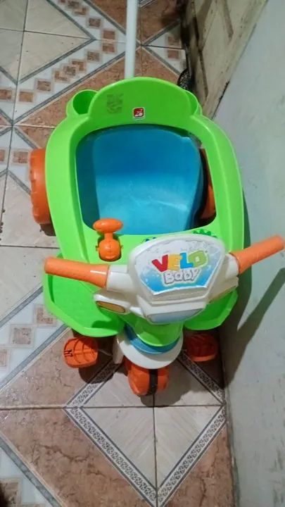 Vendo carrinho de passeio infantil de bb  - Foto 3