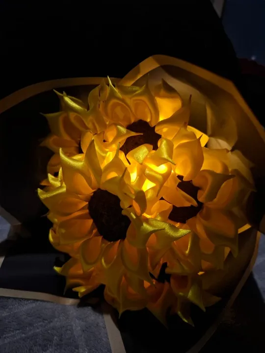 Decoração de girassol em fita para jardim