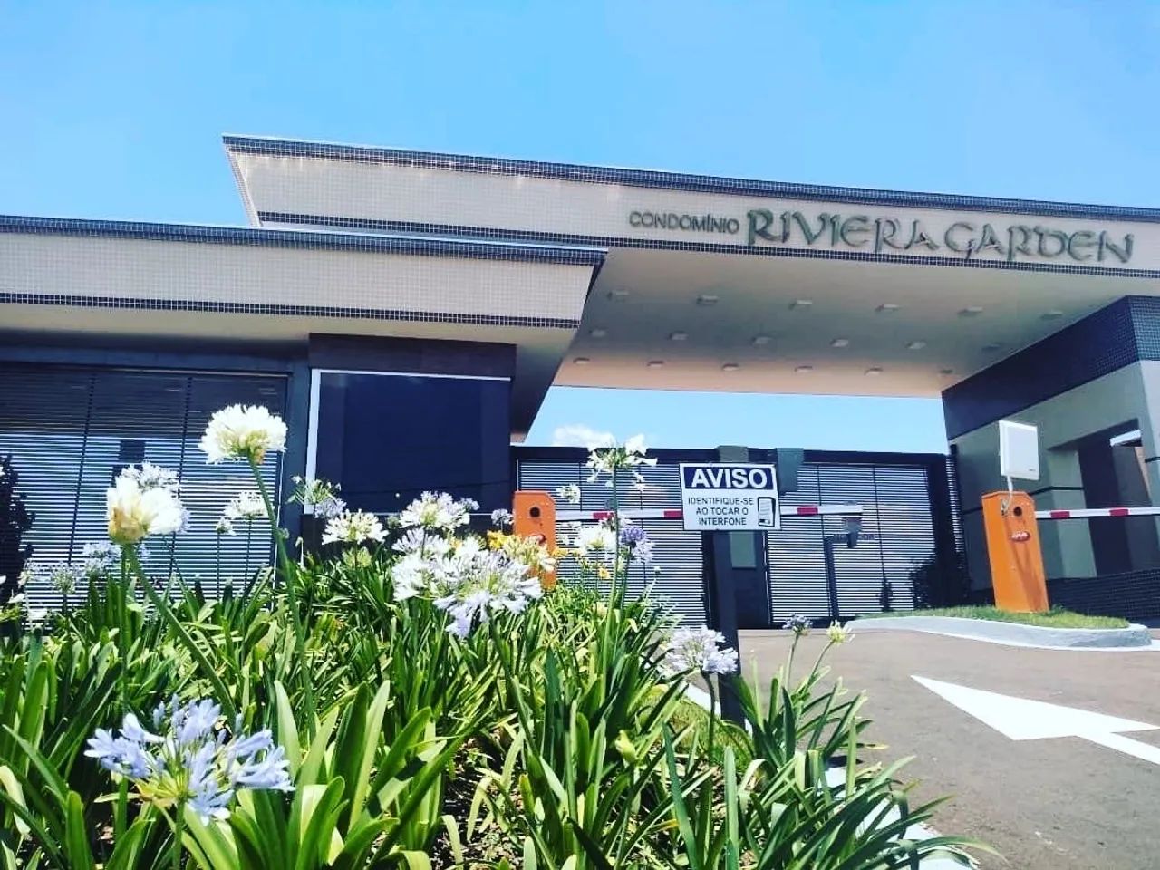 Preço de custo!  Terreno com 761 M2. Preço de custo  Condomínio completo! 