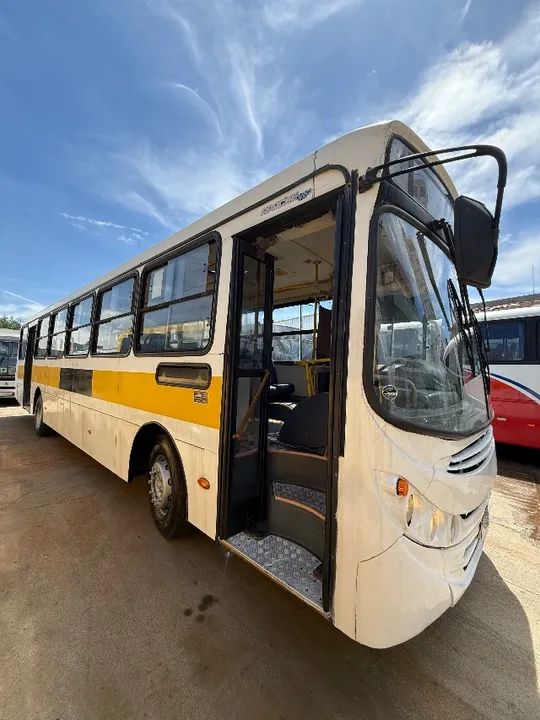 Ônibus Apache VIP II - Mercedes-Benz 1722 - Ano 2011/2012 - Foto 4