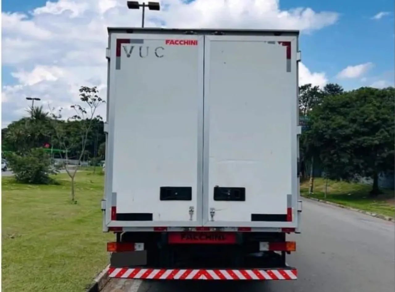 Accelo 1016 Baú Seco Ano 2014 - Foto 5