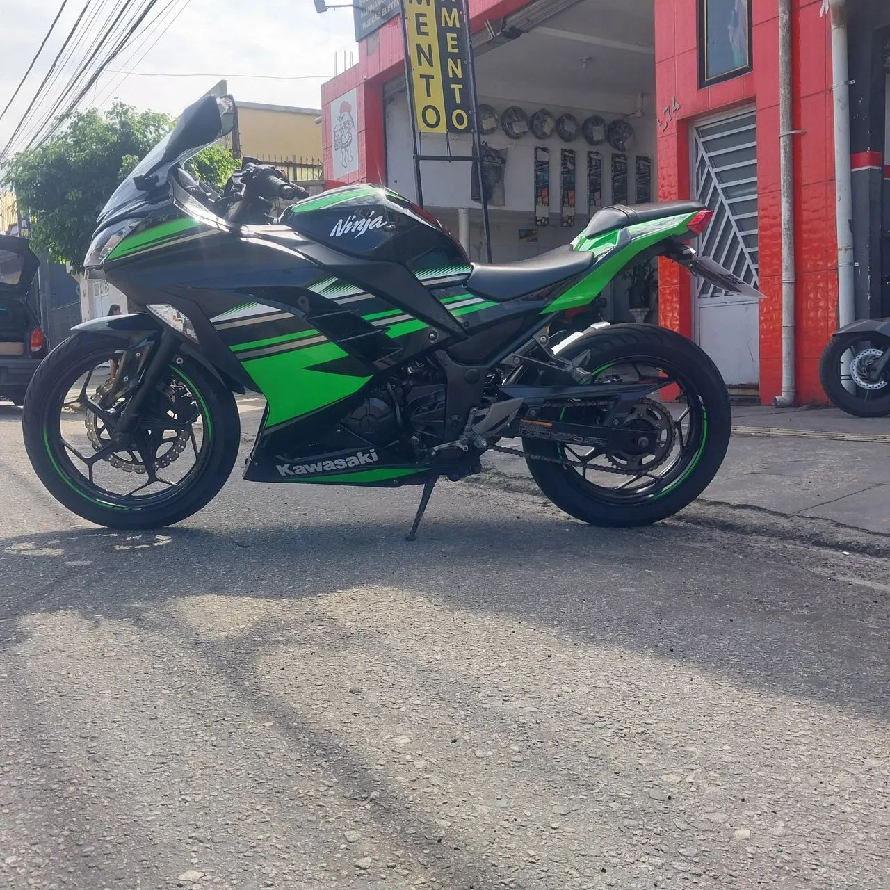 Ninja  300  cc (apenas vinte e oito km rodados ) - Foto 2