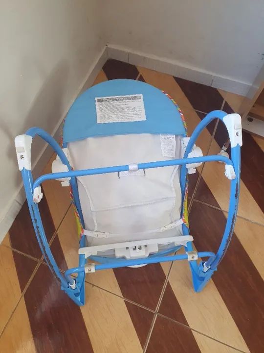 Cadeira de bebê vibra e toca - Foto 4