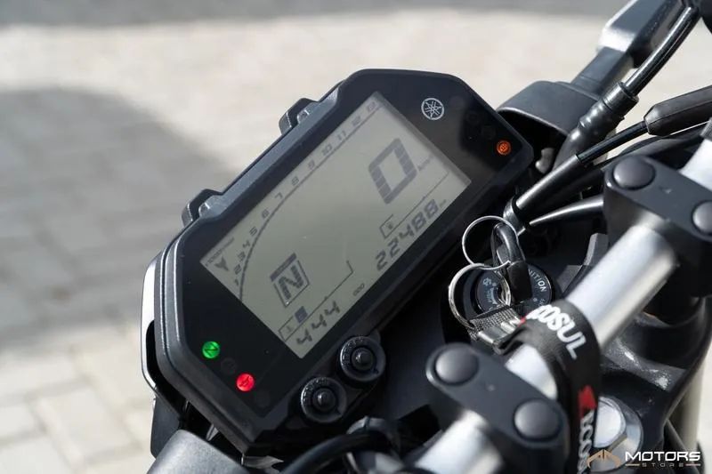 YAMAHA MT-03 321/ABS 2024 - Foto 8