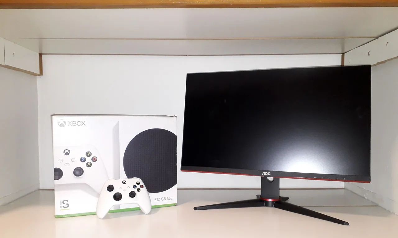 Xbox Series S - 512 GB + Monitor AOC 24p 100HZ