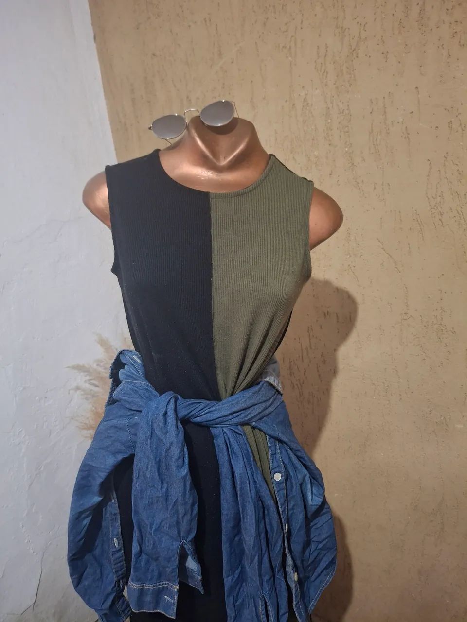 Vestido preto e verde canelado midi tm 40/42 - Foto 2