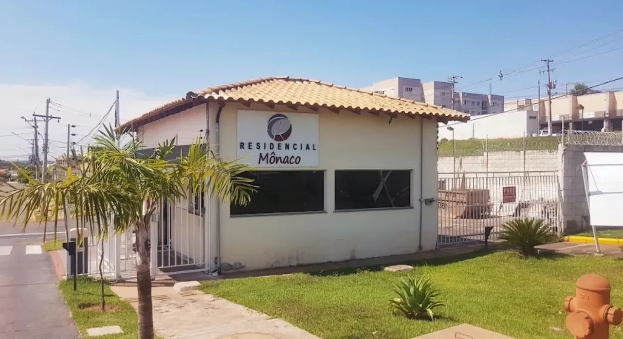CASA TÉRREA COND. MÔNACO, 2 QUARTOS, 1 SUITE, S/ NADA, 2 VAG COBERTA, REGIÃO SAÍDA CHAPADA