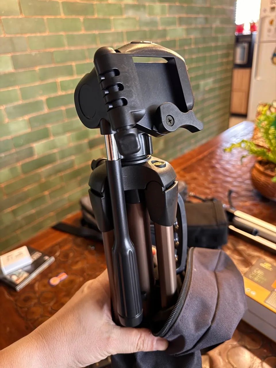 Tripé profissional para Câmera DSLR - Estabilidade e Precisão! - Foto 2