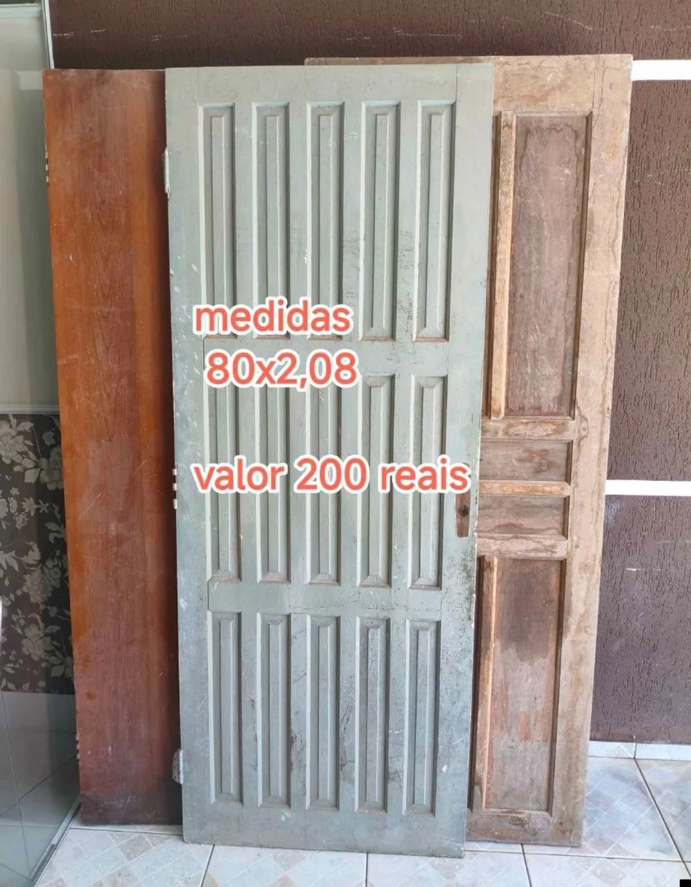 Porta Externa Caixilho e vista