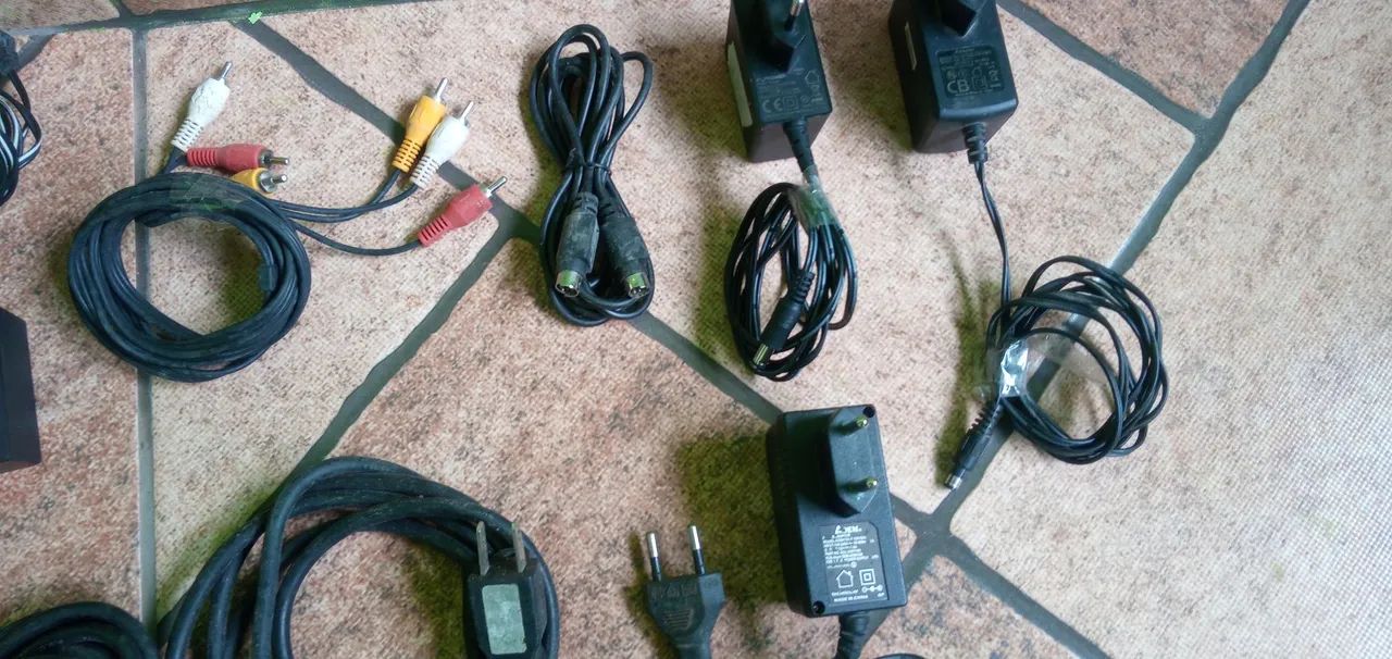 Diversos cabos e adaptadores para computador - Foto 4