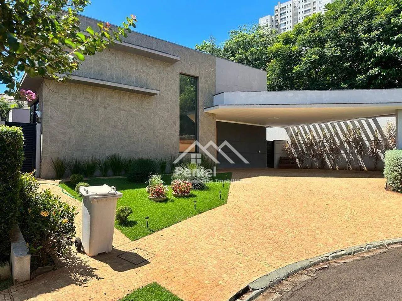 Casa com 3 dormitórios à venda, 208 m² por R$ 1.870.000 - Condomínio Praça das Flores - Ri