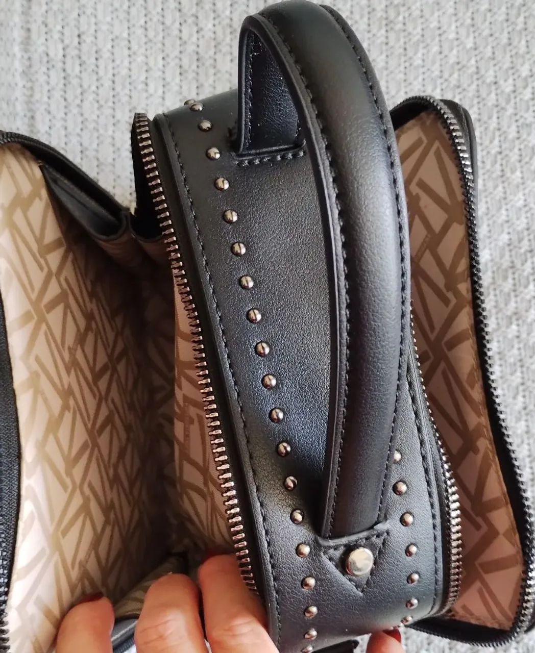 Bolsa de mão preta elegante - Foto 5