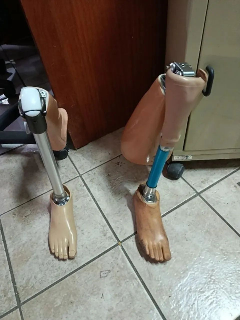 Prótese Perna Direita - Foto 4