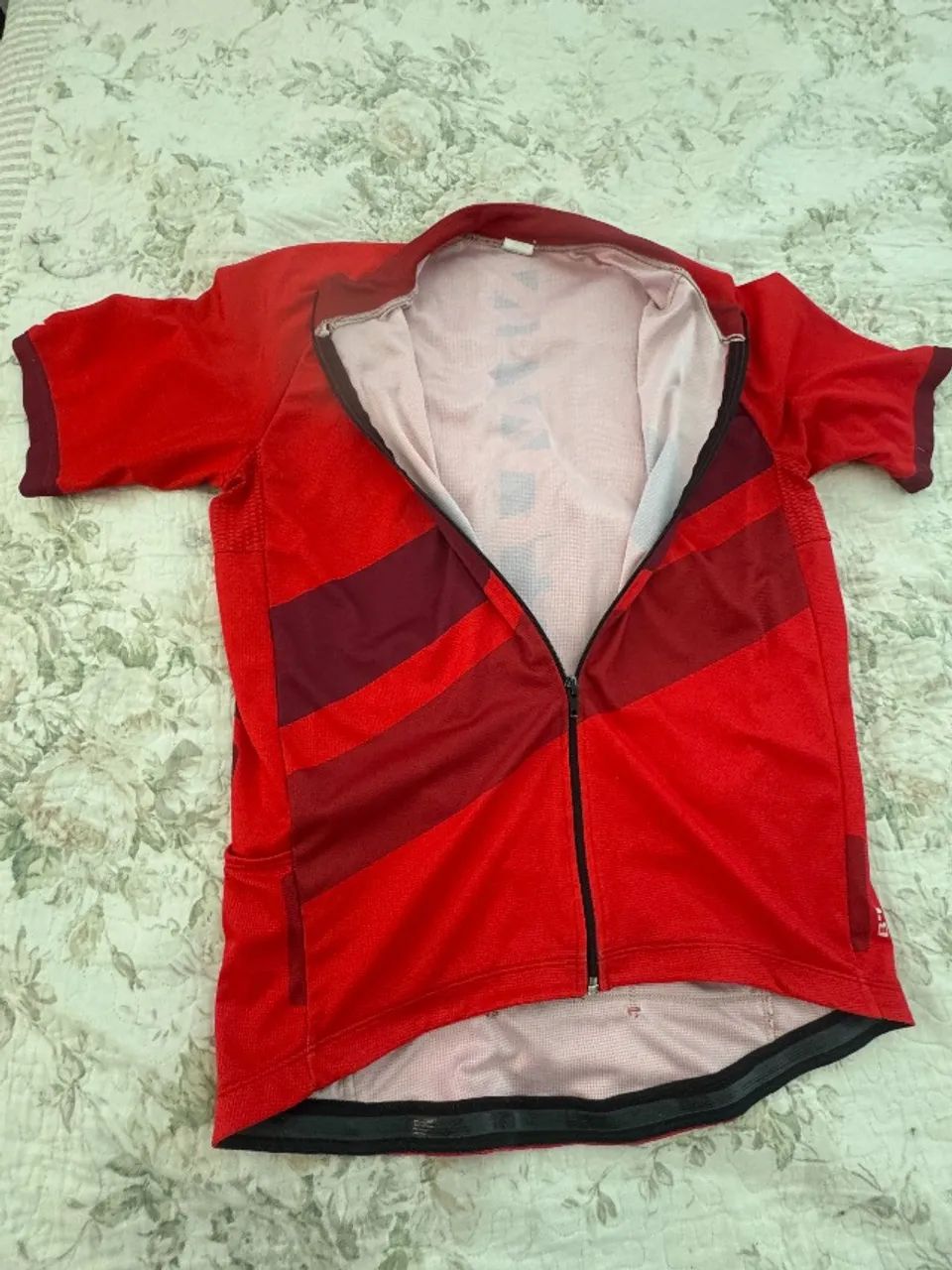 blusa seminova para ciclista, em excelente condições de uso - Foto 5