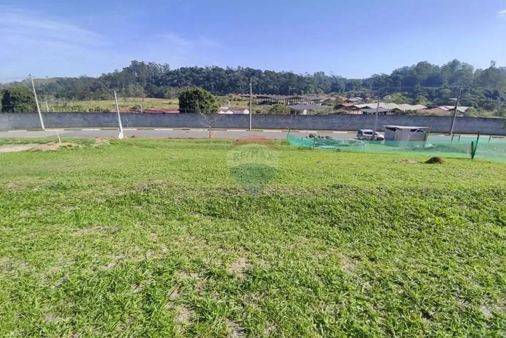 Terreno à venda no Condomínio Veneza 1 em Mogi das Cruzes