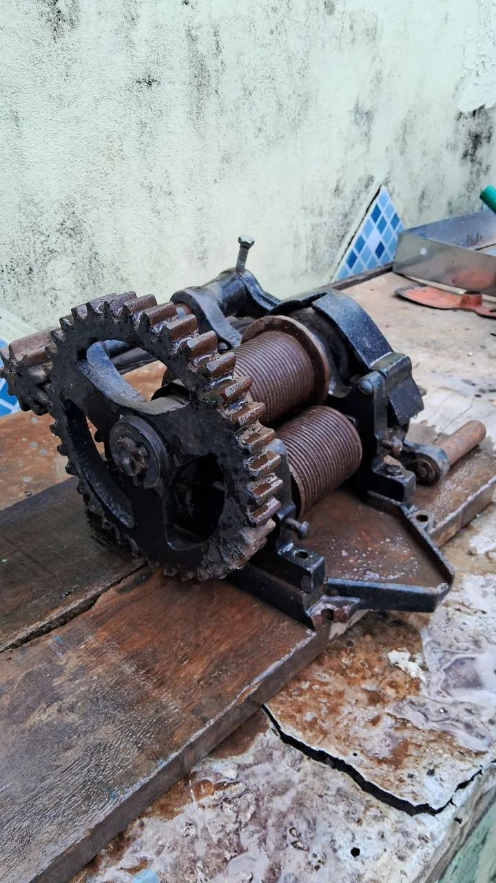 Selling a cane mill in good condition.64319177559043121