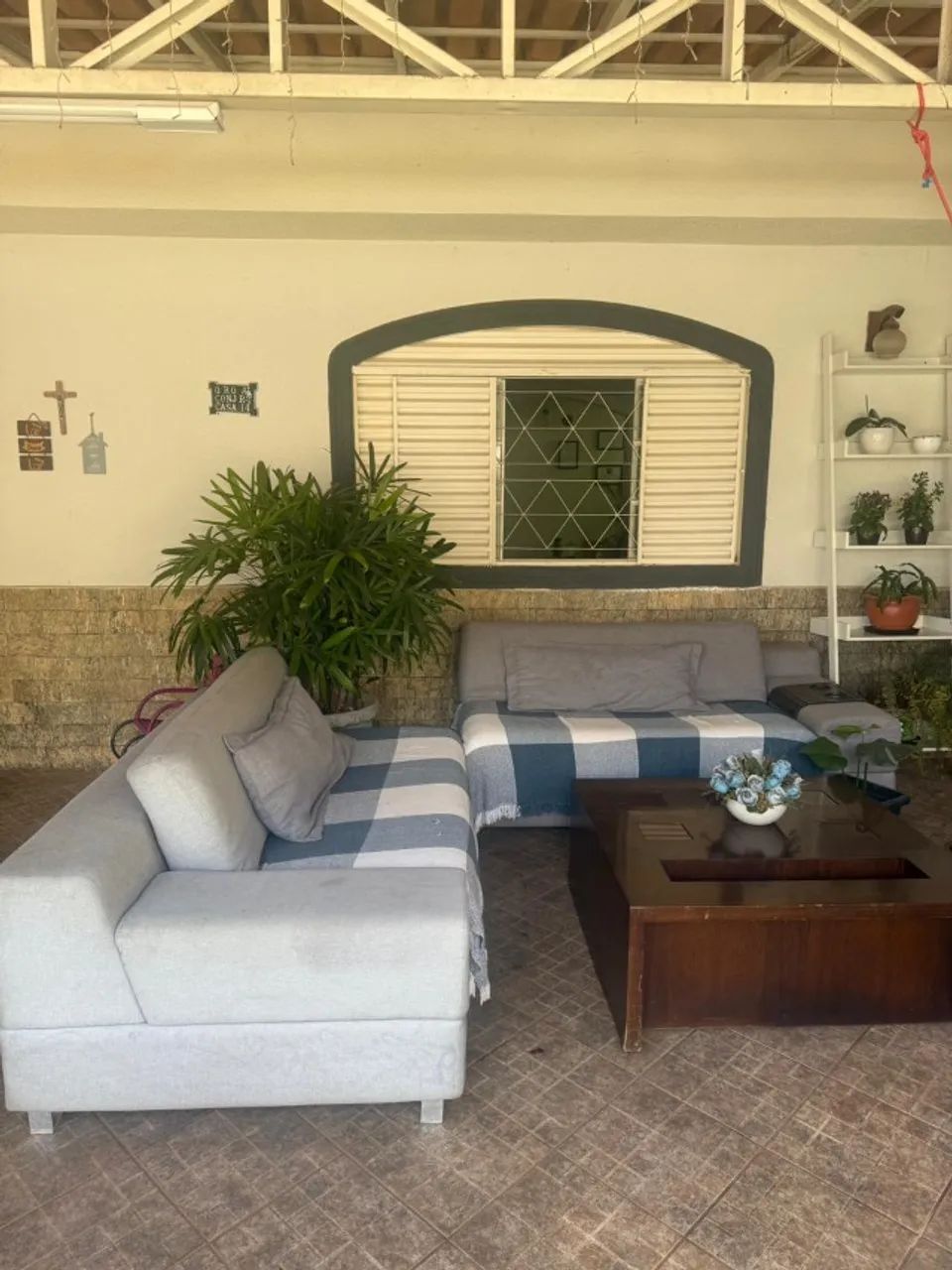 Sofá e mesa de centro64850511359234120