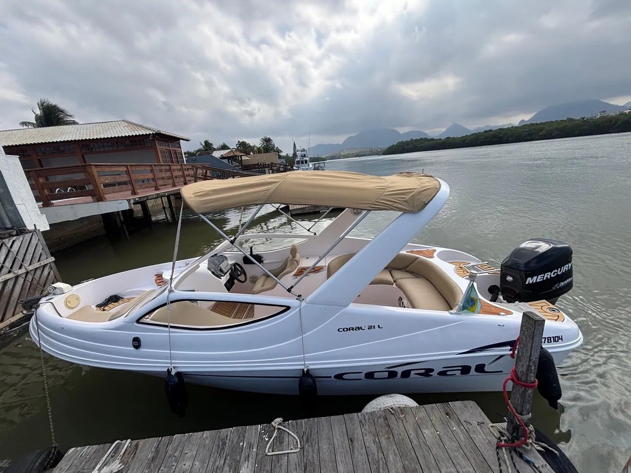 Lancha Coral 21 pés lindíssima  - Foto 3