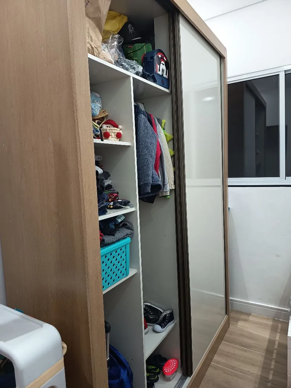 Guarda-Roupa com portas de correr