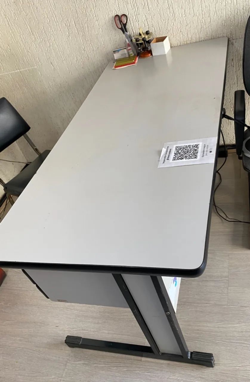 Mesa de escritório com gaveteiro - Foto 3