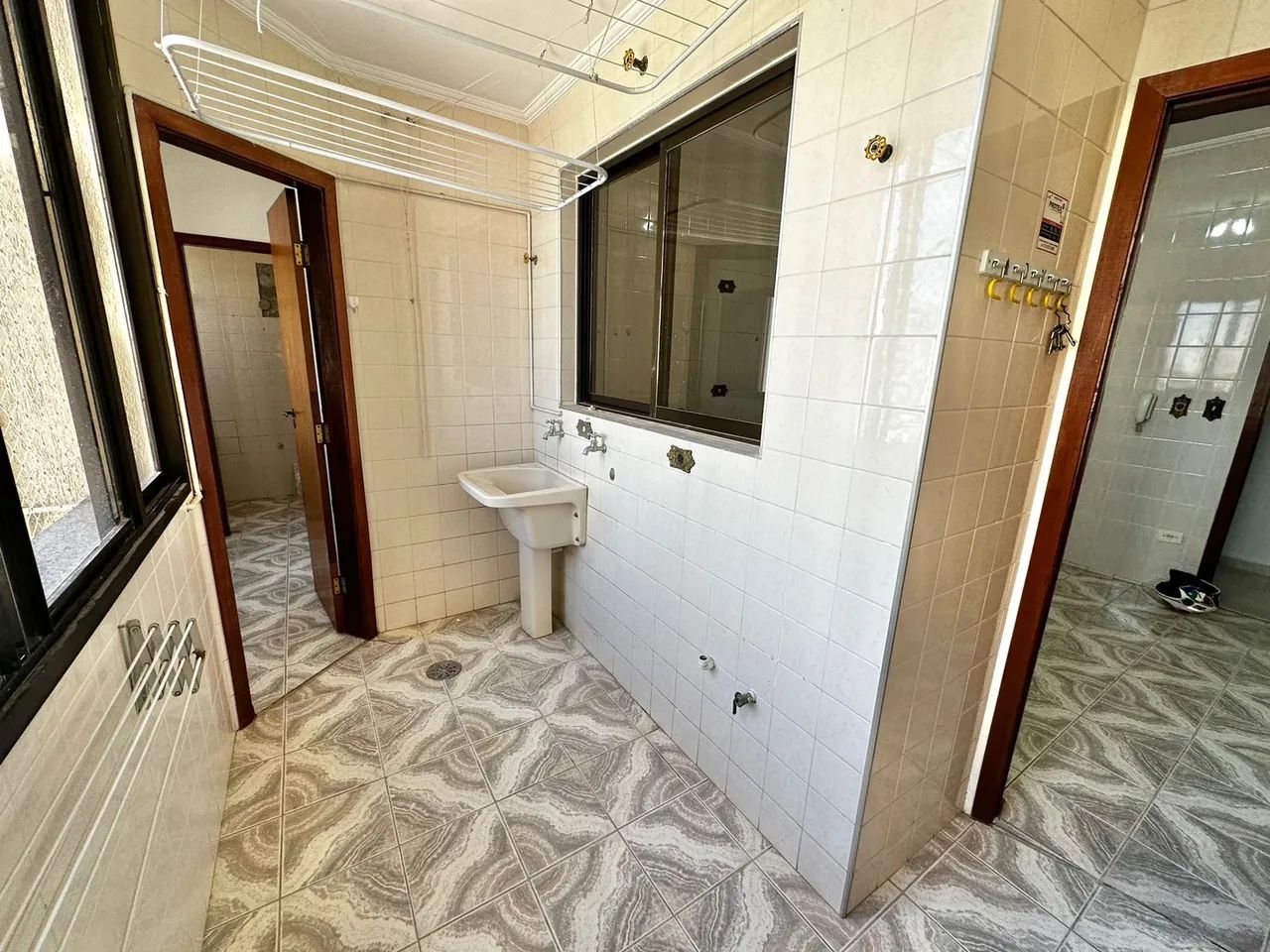 Apartamento para aluguel tem 101 metros quadrados com 3 quartos em Centro - Taubaté - SP - Foto 4