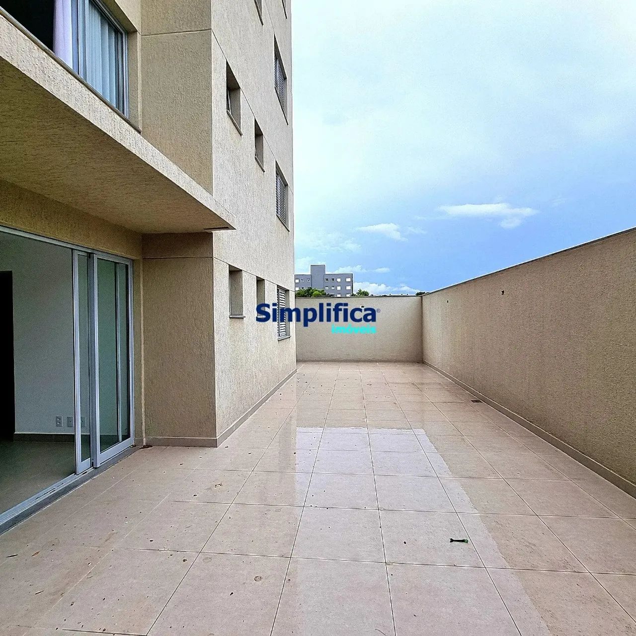 Compre apartamento área privativa no Liberdade