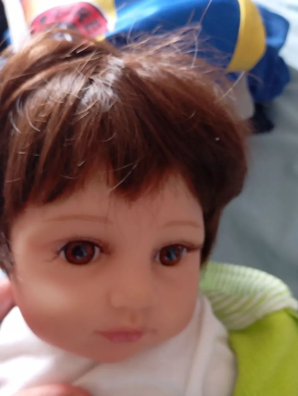 Bebe reborn com Cabelos Castanhos