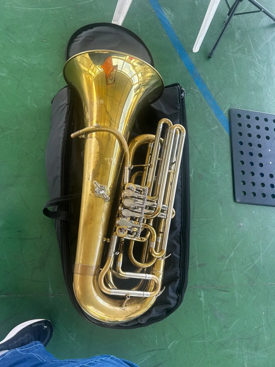 Tuba Ideal Music modelo IMTUB-100L 3/4 em excelente estado