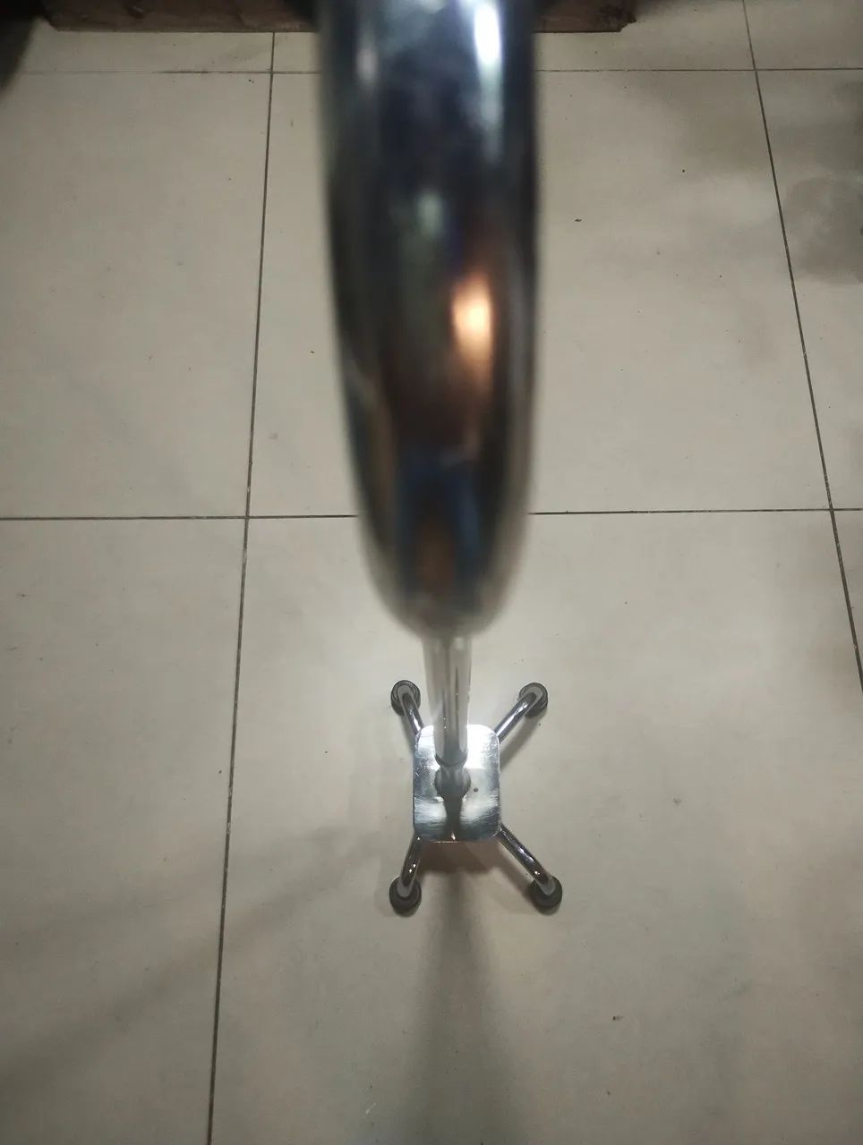 Bengala de 4 apoios de alumínio  - Foto 6