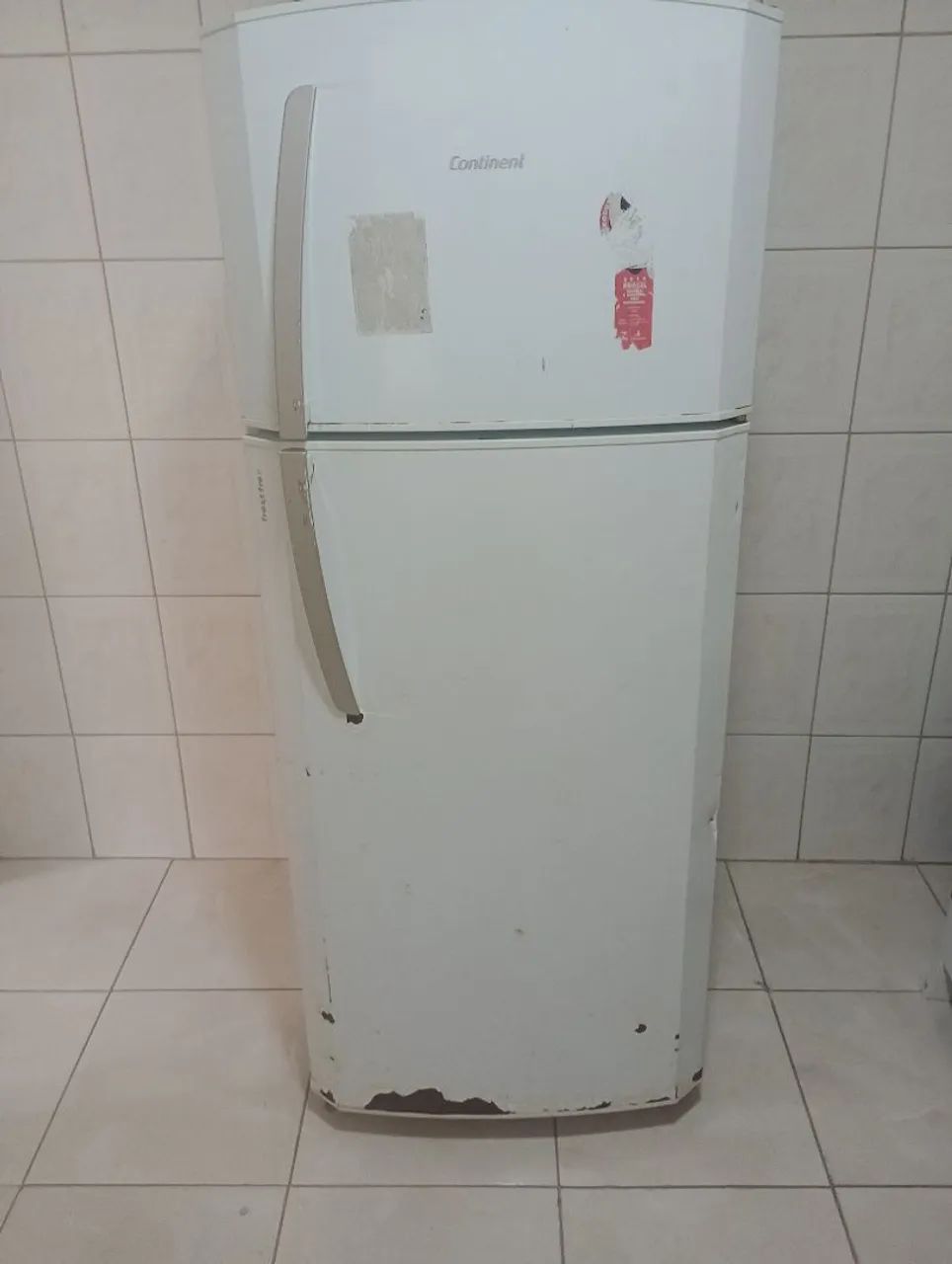 Geladeira Continental ( obs: Com defeito)