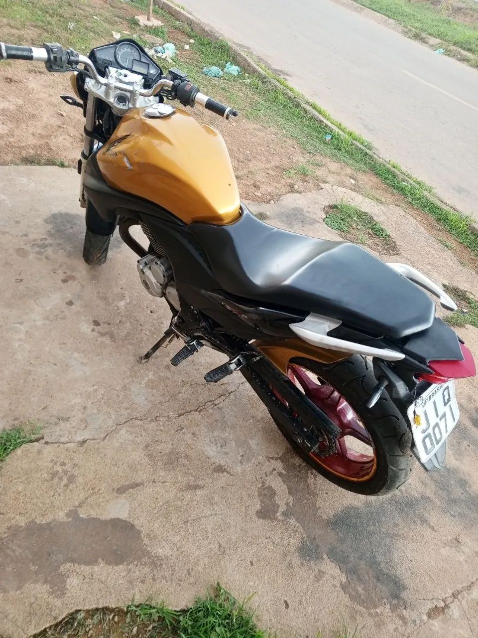 Vendo cb300r motor e cabeçote feito a 2 dias original Honda! - Foto 4