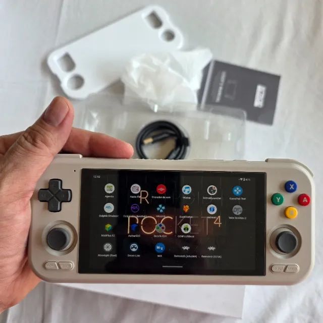 Retroid Pocket 4 Pro 8gb ram 128gb Interno + 128gb total 256gb só