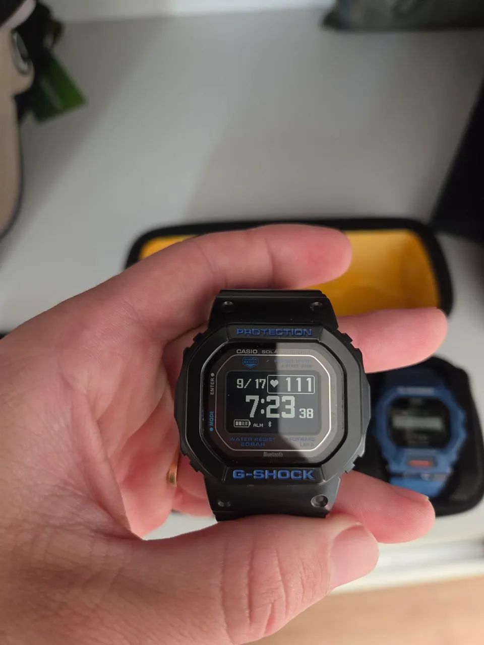 Casio G-shock dw H5600 preto e azul