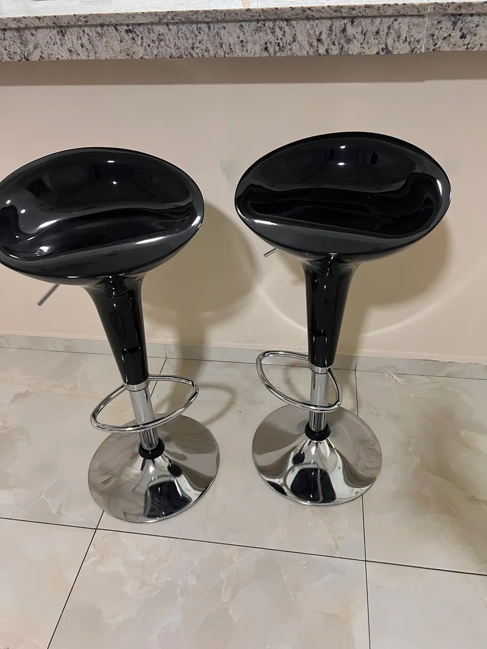 Banqueta giratória de cozinha
