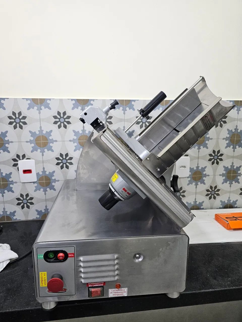 Máquina de fatiar frio automática BERMAR
